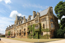 Load image into Gallery viewer, Oxford University & Christ Church College Harry Potter Tour