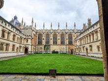 Load image into Gallery viewer, Historic Oxford University & City Walks With Locals