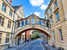 Load image into Gallery viewer, Discover 1000 Years of Historic Oxford in 90 minutes! Join Guided Walking Tour of Oxford University & Oxford City